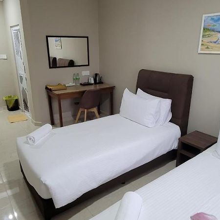 Hotel Shafura 3 Chukai Kültér fotó