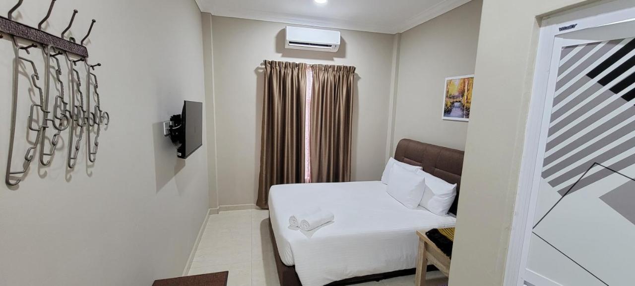 Hotel Shafura 3 Chukai Kültér fotó