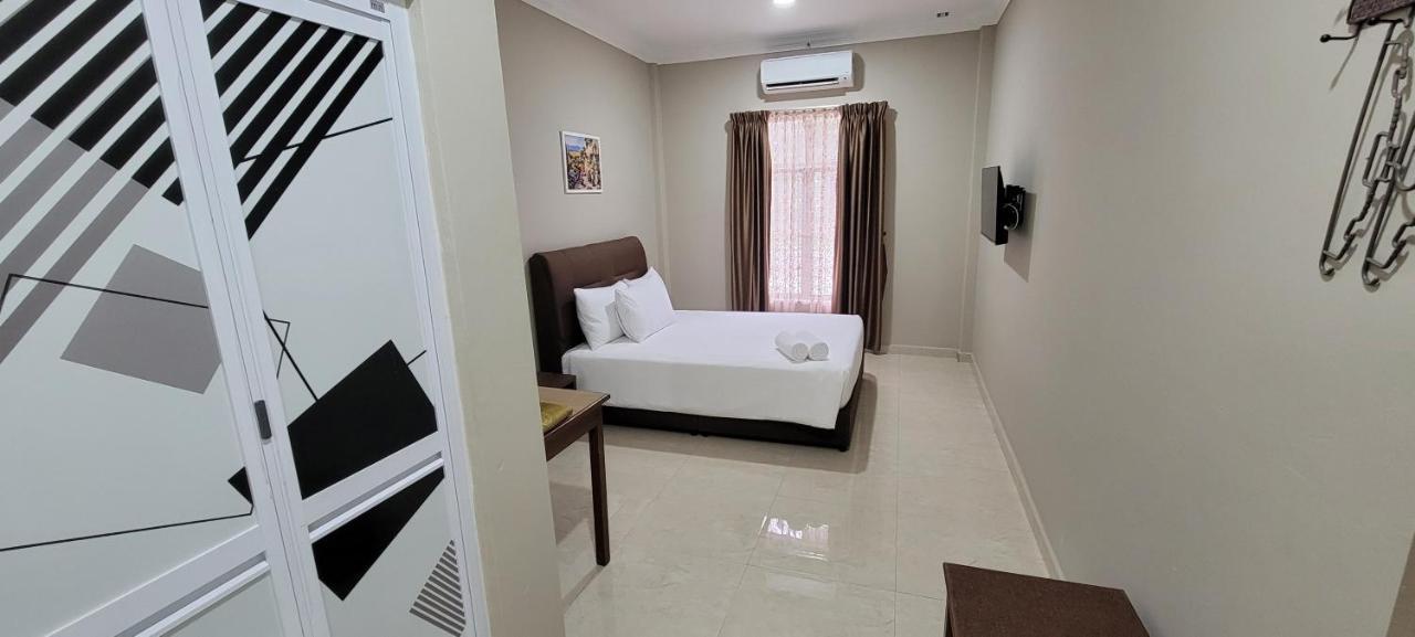 Hotel Shafura 3 Chukai Kültér fotó
