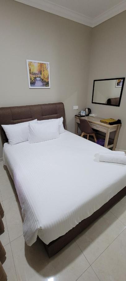 Hotel Shafura 3 Chukai Kültér fotó